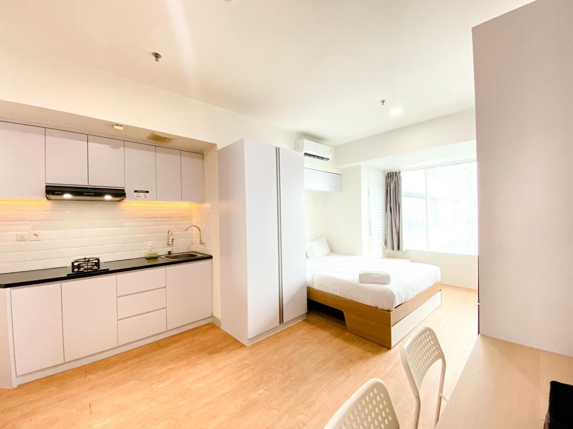 Modern At Grand Kamala Lagoon By Travelio Apartemen