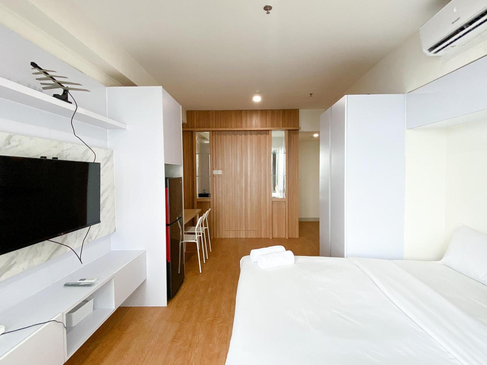 Modern At Grand Kamala Lagoon By Travelio Apartemen
